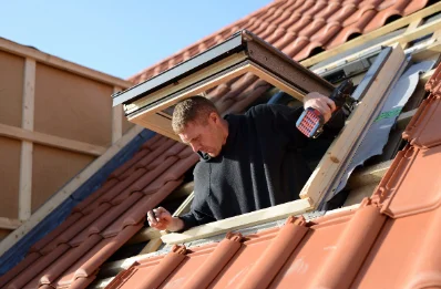 Pose de fenêtres de toit Velux à Maucomble